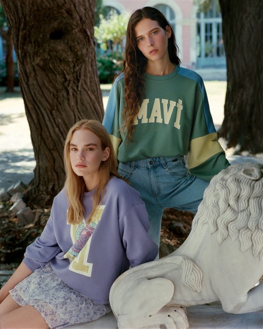 Julia and Polina fo Mavi 